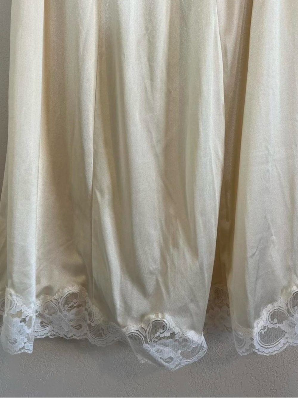 Vintage Lace Trim Half Slip - Picture 7 of 8